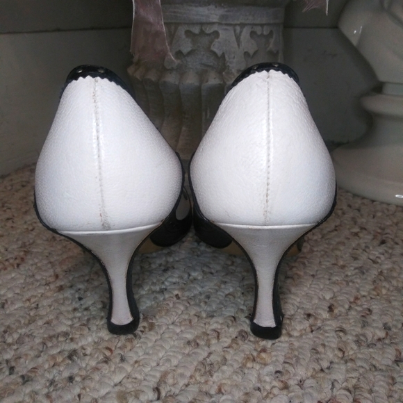 Vintage Christian Dior Ivory & Black Menswear Inspired/Retro 1940's Brogue Pumps - Picture 6 of 16